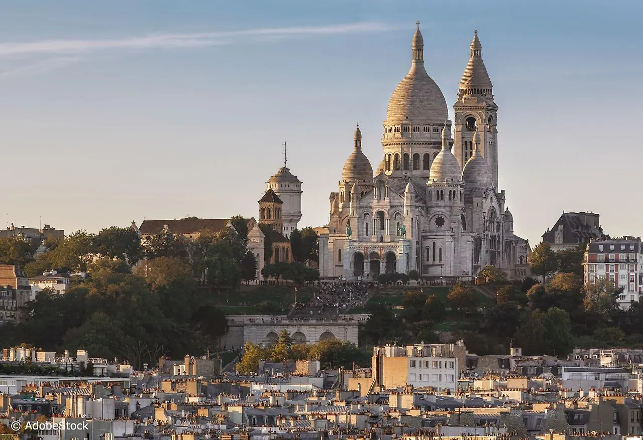 Abbesses Montmartre Apartment location